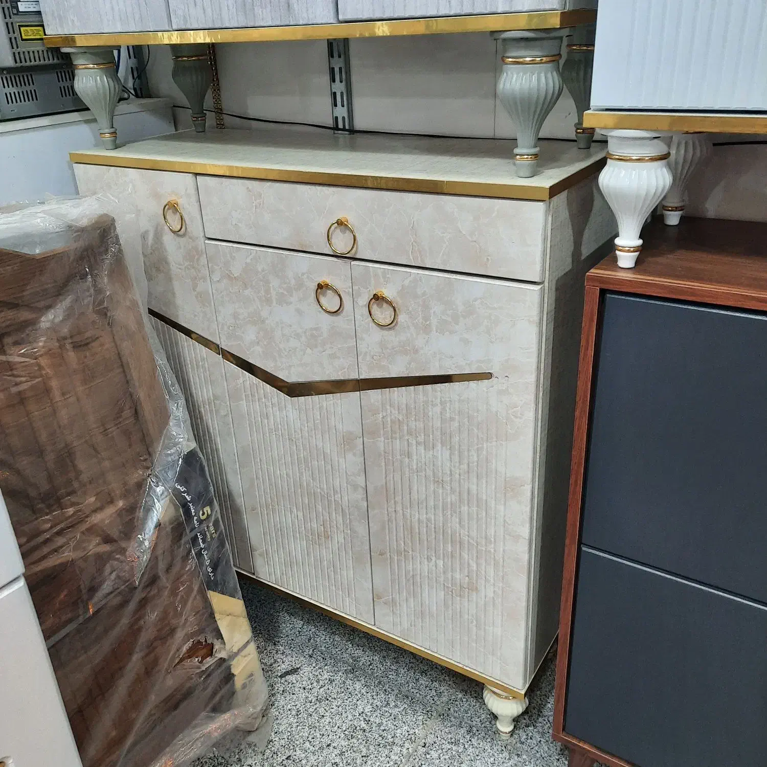 جاکفشی جادار کد ۲۵|جاکفشی، کمد، دراور|قزوین, |دیوار