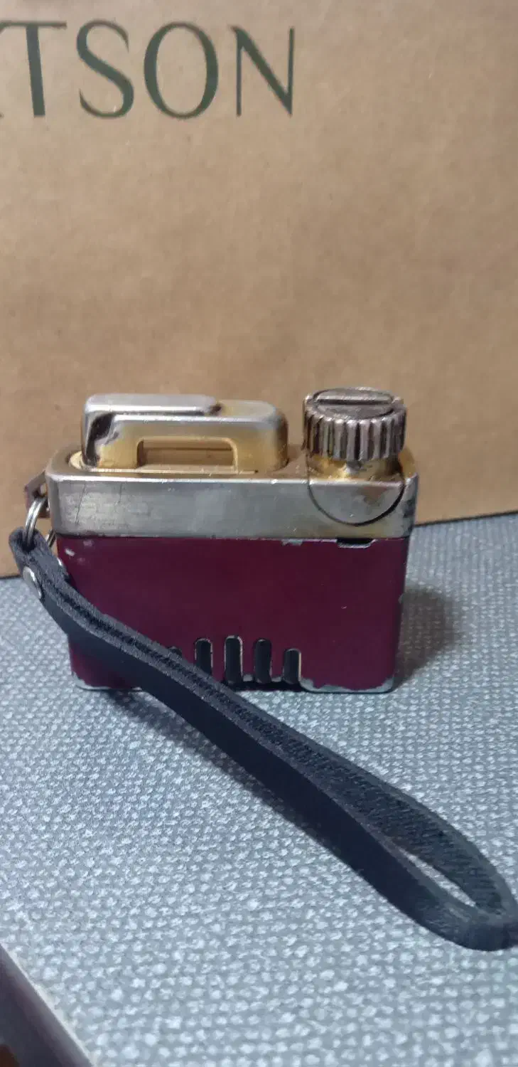 فندک کلکسیونی جوبون|کلکسیون اشیاء عتیقه|بومهن, |دیوار