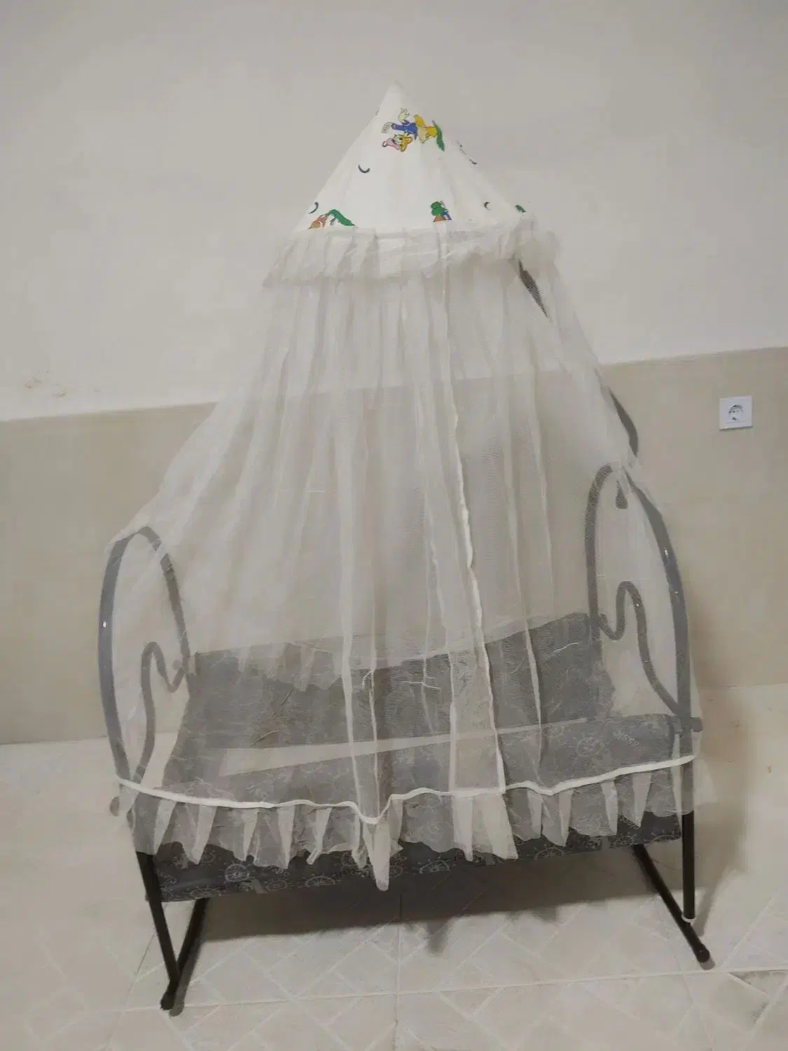 گهواره وپشه بندنوزاد|اسباب و اثاث بچه|صحنه, |دیوار