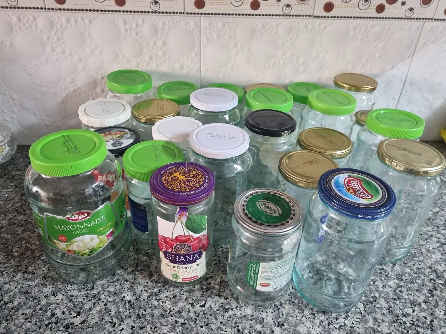 شیشه مربا و ترشی.مرودشت|ظروف نگهدارنده، پلاستیکی، یکبارمصرف|مرودشت, بیست متری بیمارستان|دیوار