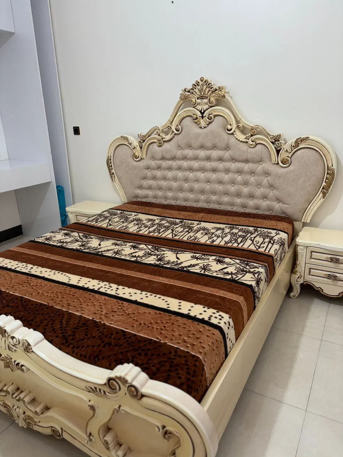 سرویس خواب دونفره سلطنتی|تخت و سرویس خواب|نجف‌آباد, یزدانشهر|دیوار