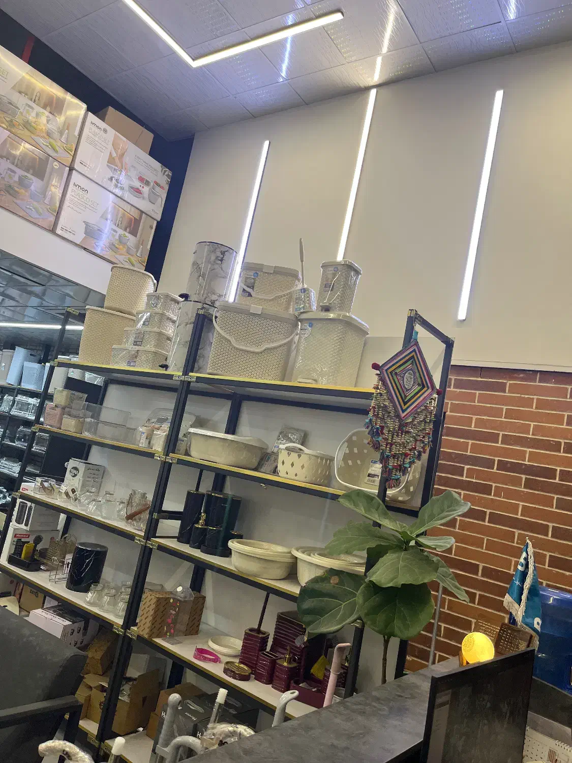 فروشنده خانم|استخدام بازاریابی و فروش|پاکدشت, پاکدشت (مامازند)|دیوار