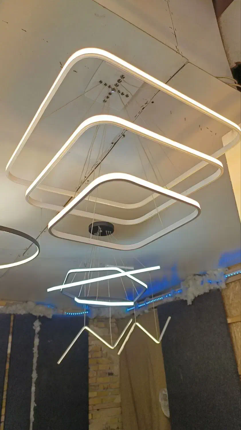 لوستر مدرن مربع ۳تیکه|لوستر و چراغ آویز|کرج, سی متری صنعتکاران|دیوار