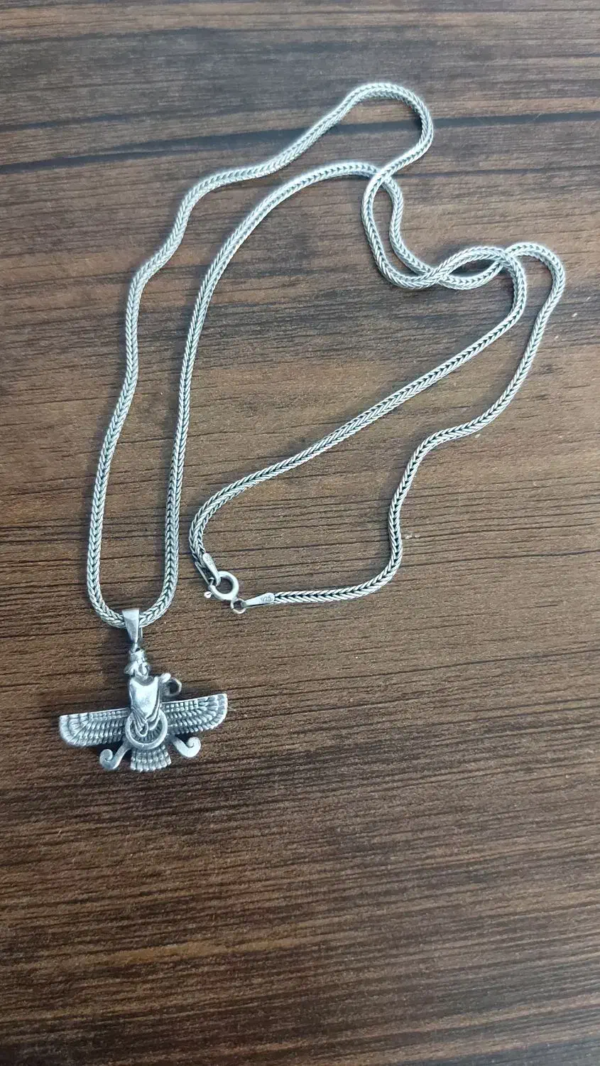 گرنبندنقره ایتالیا .|جواهرات|دورود, |دیوار