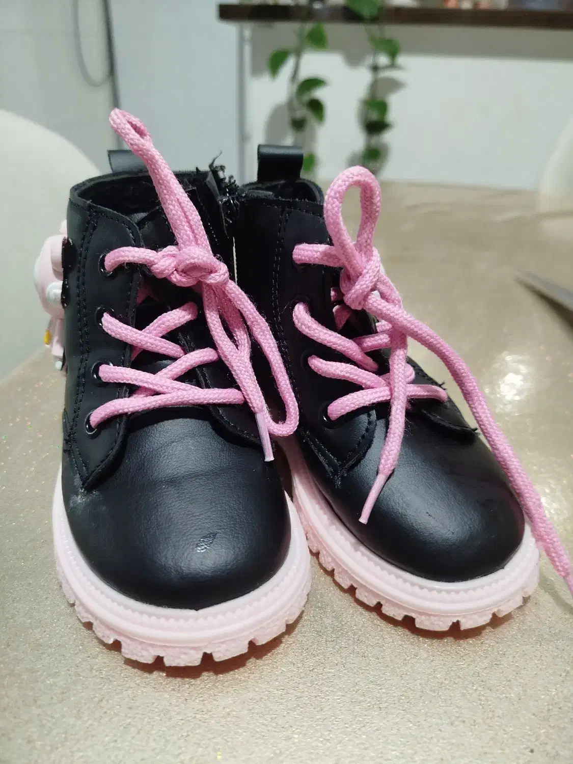 فروش پوتین بچگانه سایز 22|کفش و لباس بچه|بومهن, |دیوار