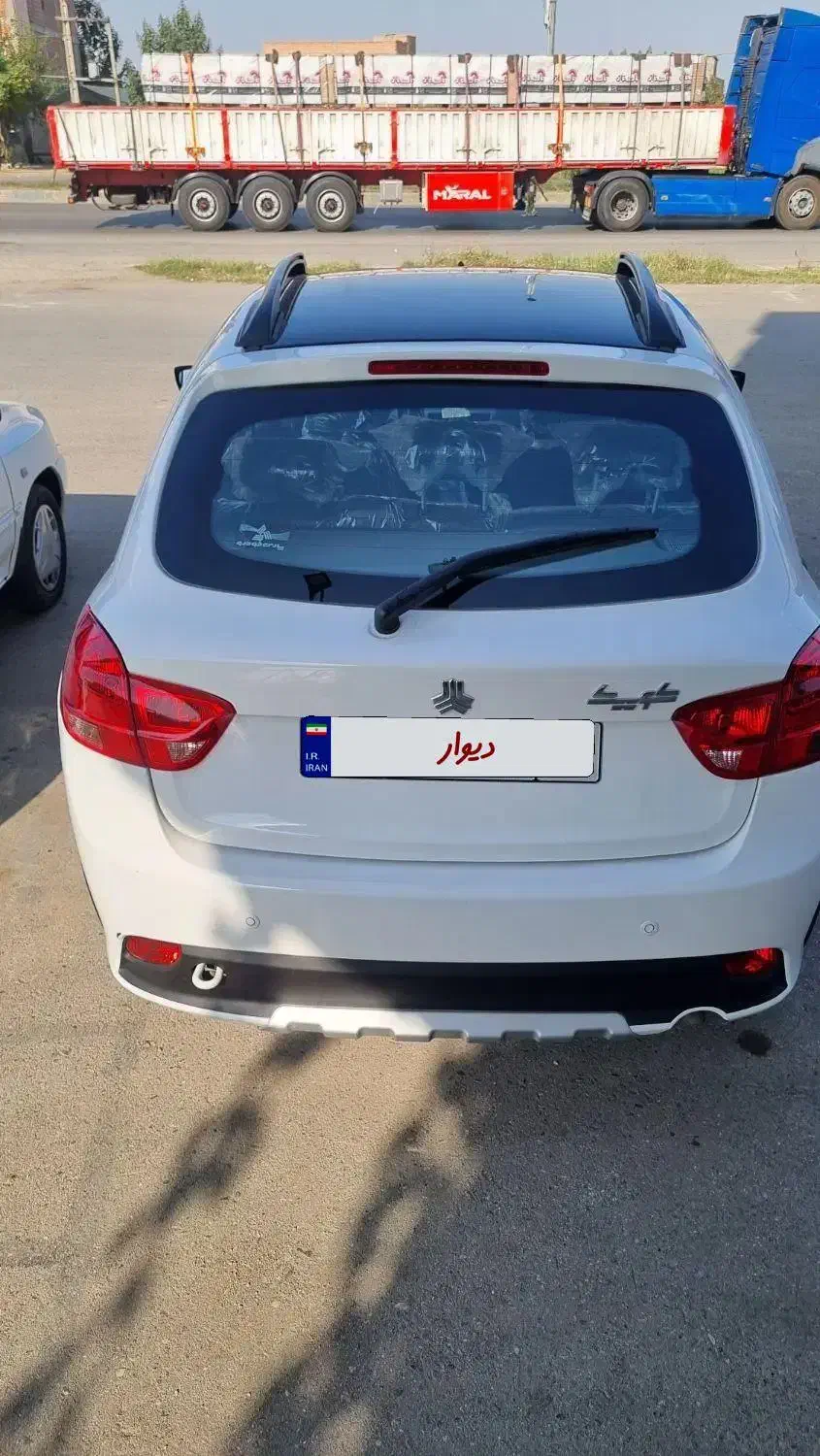 کوئیک R سقف مشکی درجه یک بشرط۱۴۰۲|خودرو سواری و وانت|آزادشهر, |دیوار