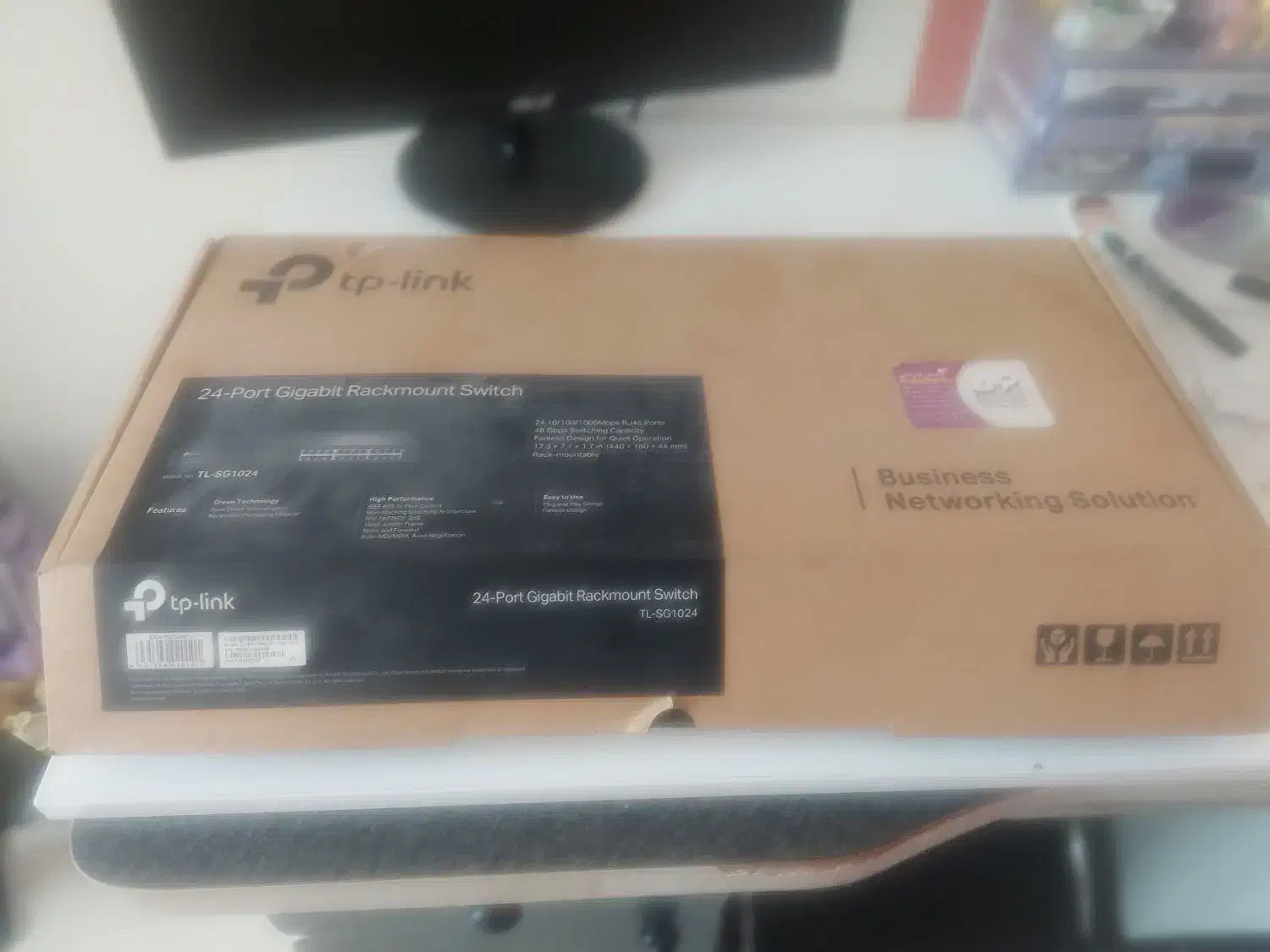 سویچ ۲۴ پورت دیجیتال گیگابیت رکمونت tp-link|مودم و تجهیزات شبکه|تهران, مجیدآباد|دیوار