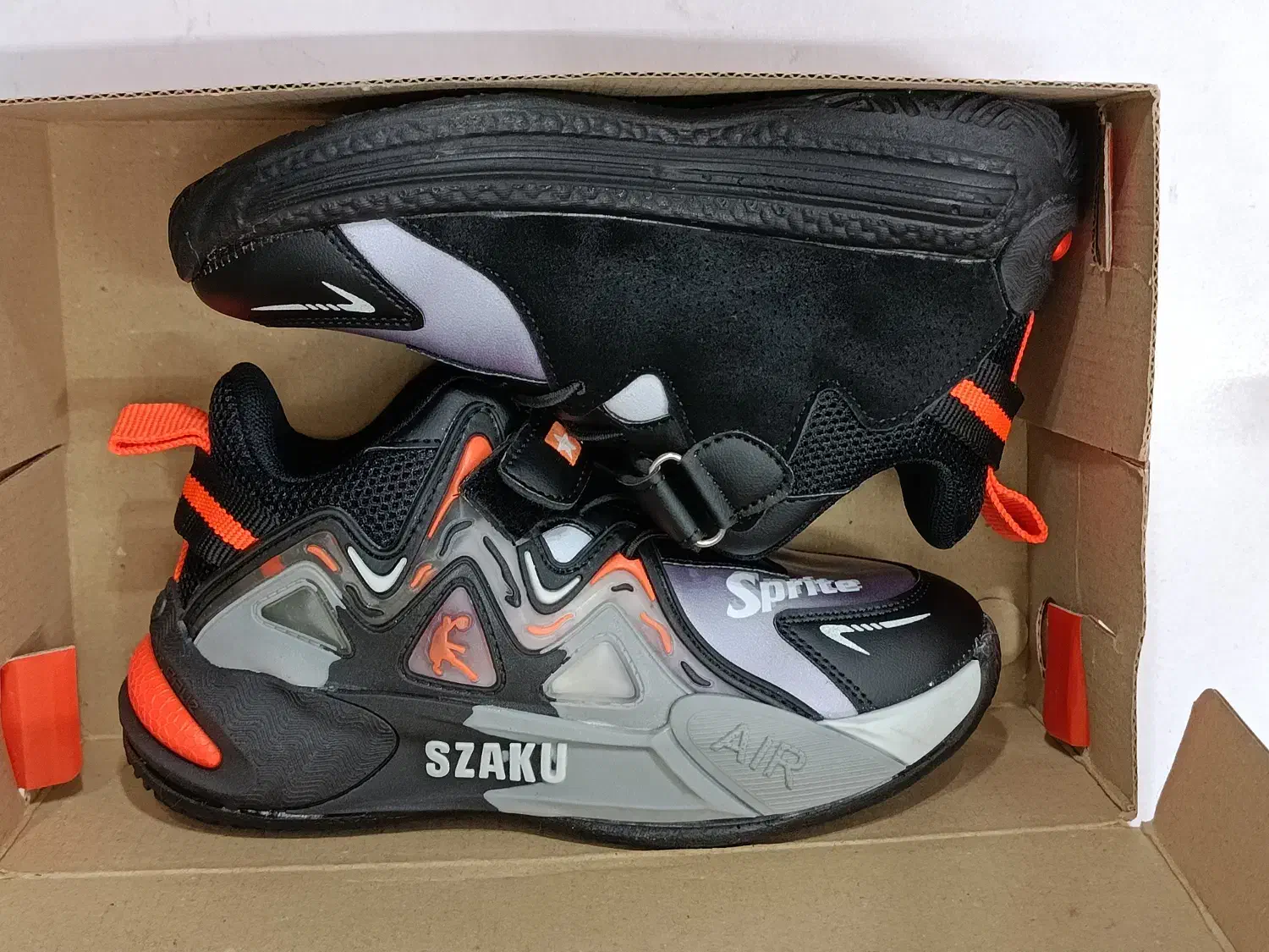 کتانی اسپرت|کیف، کفش، کمربند|تهران, گلچین|دیوار