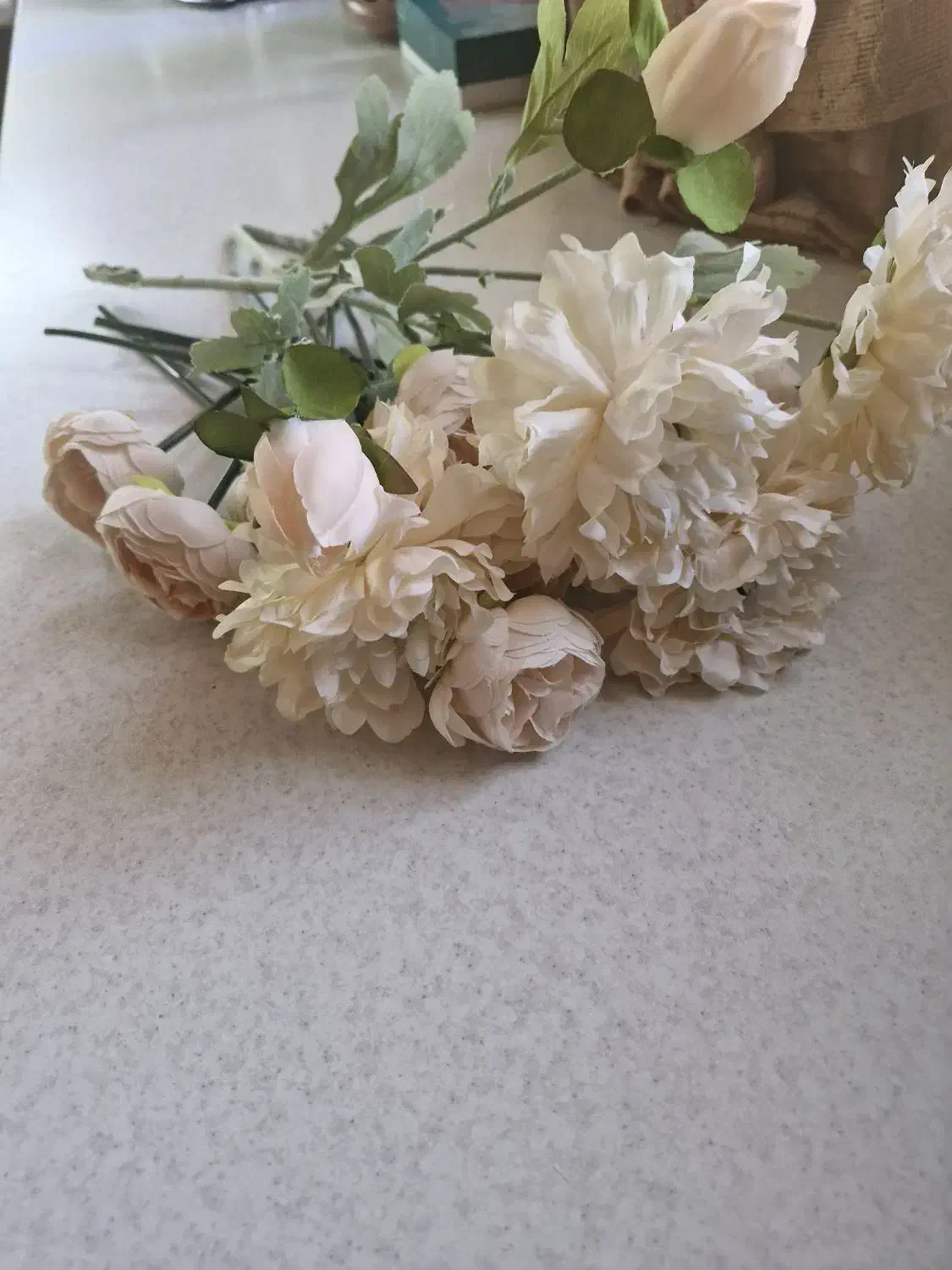 گل مصنوعی رنگ کرم وگلبهی|گل مصنوعی|کرج, شهرک امام رضا (ع)|دیوار