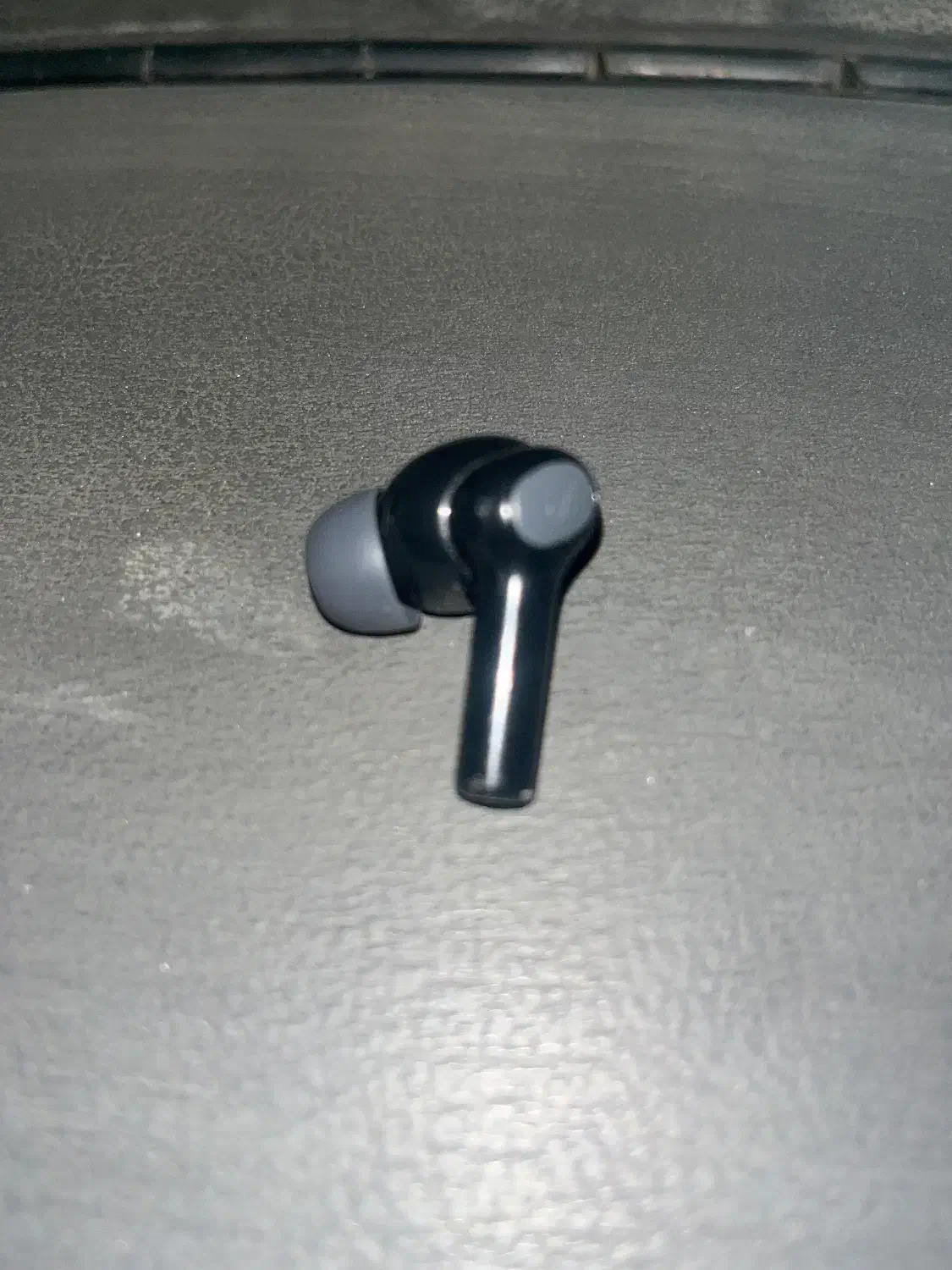 یک عدد ایرپاد مشکی گم کردم|اشیا|شیراز, زرگری|دیوار