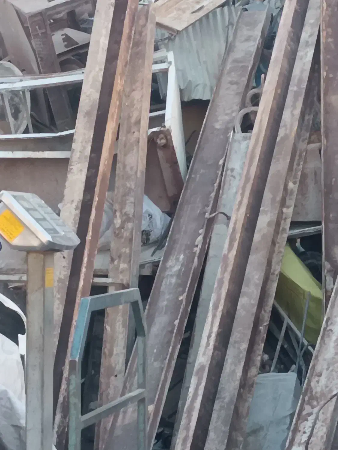 تعدادی تیر آهن12.14.16.18بفروش میرسد|عمده‌فروشی|ابهر, |دیوار