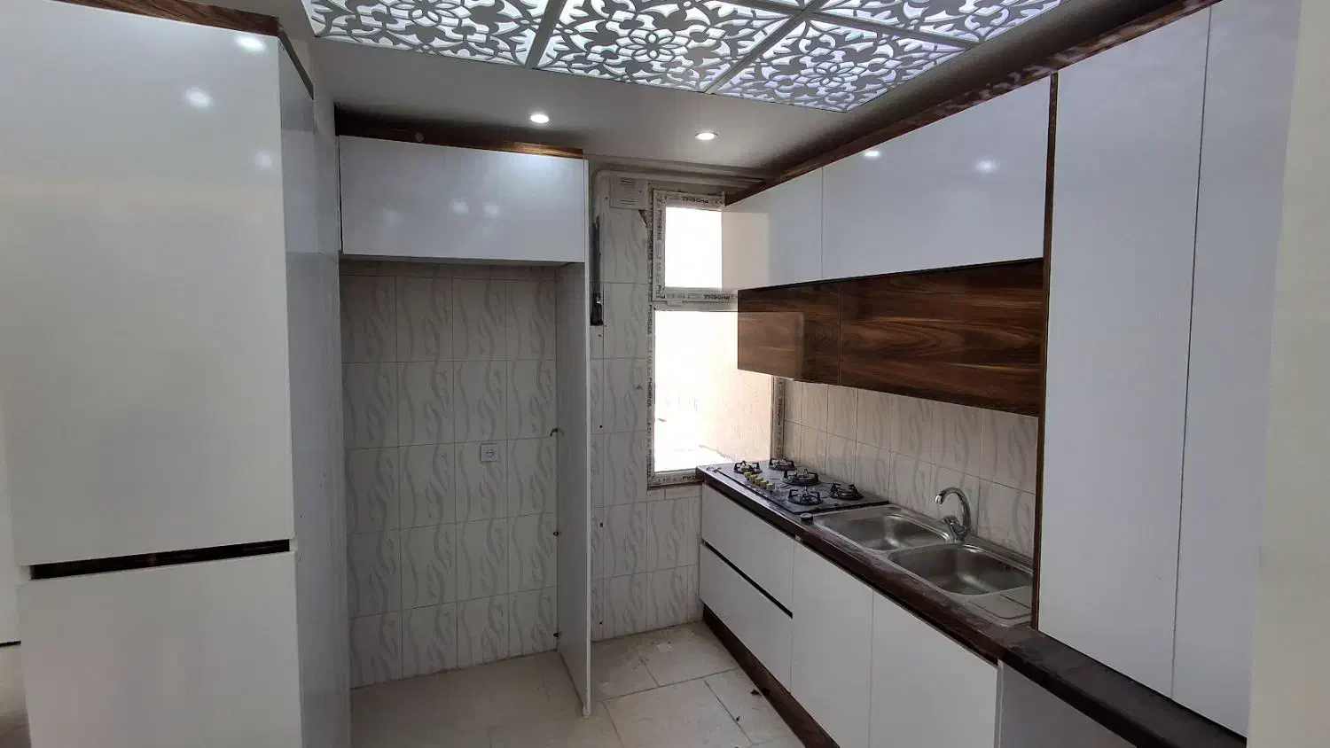 اپارتمان ۸۰ متری/خوش نقشه/قیمت استثنایی|فروش آپارتمان|هشتگرد, شهرک پارسیان|دیوار