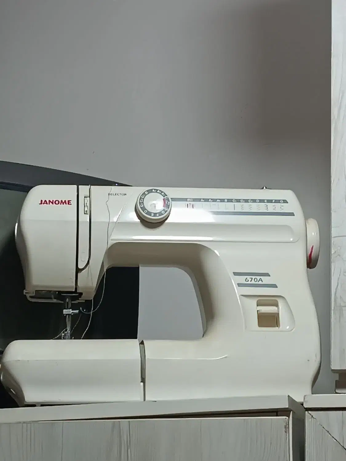 چرخ خیاطی نوفقط جعبه نداره|چرخ خیاطی و ریسندگی|ورامین, ورامین|دیوار