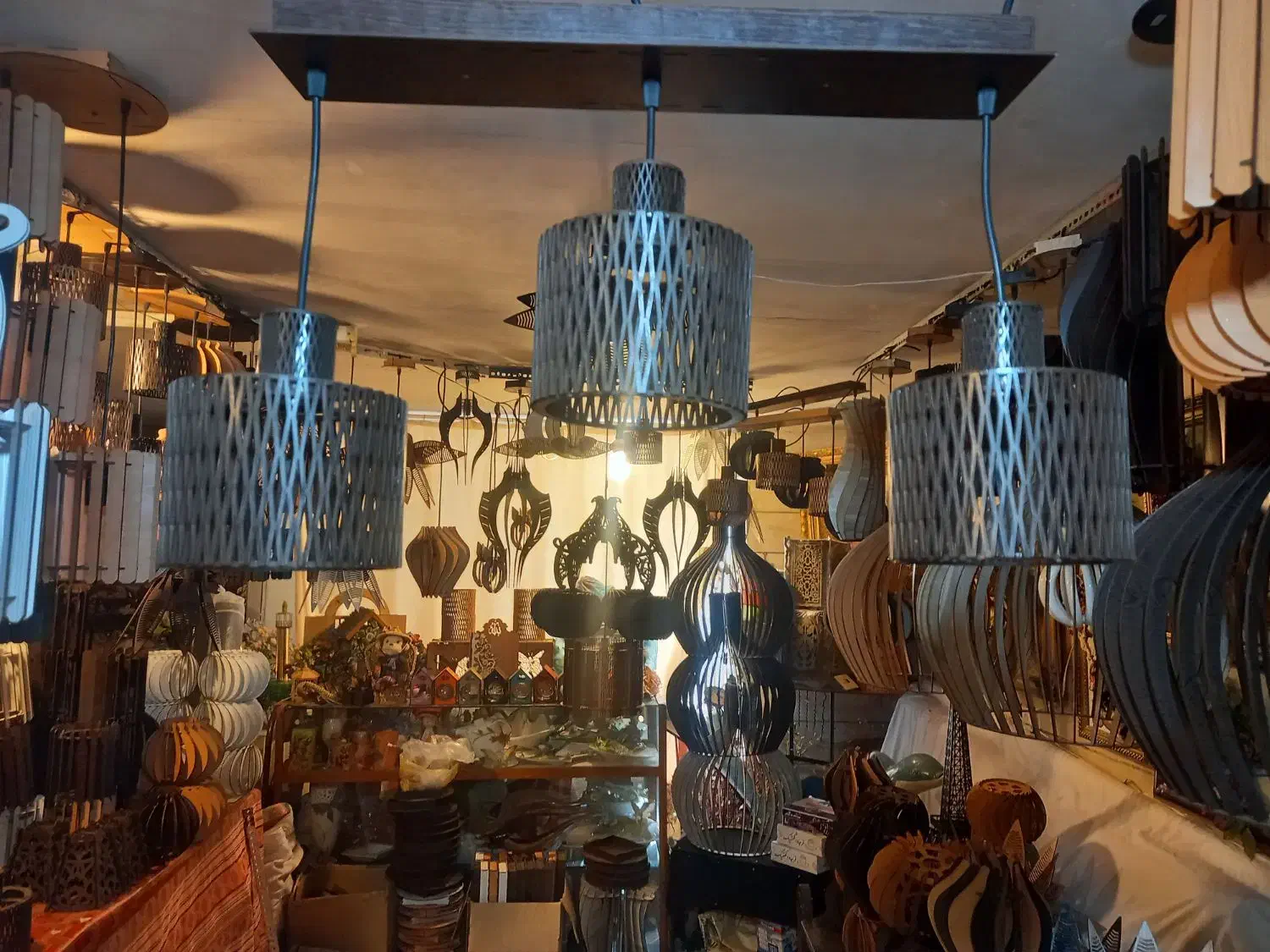 لوستر قیمت مناسب|لوستر و چراغ آویز|اصفهان, میرعماد|دیوار