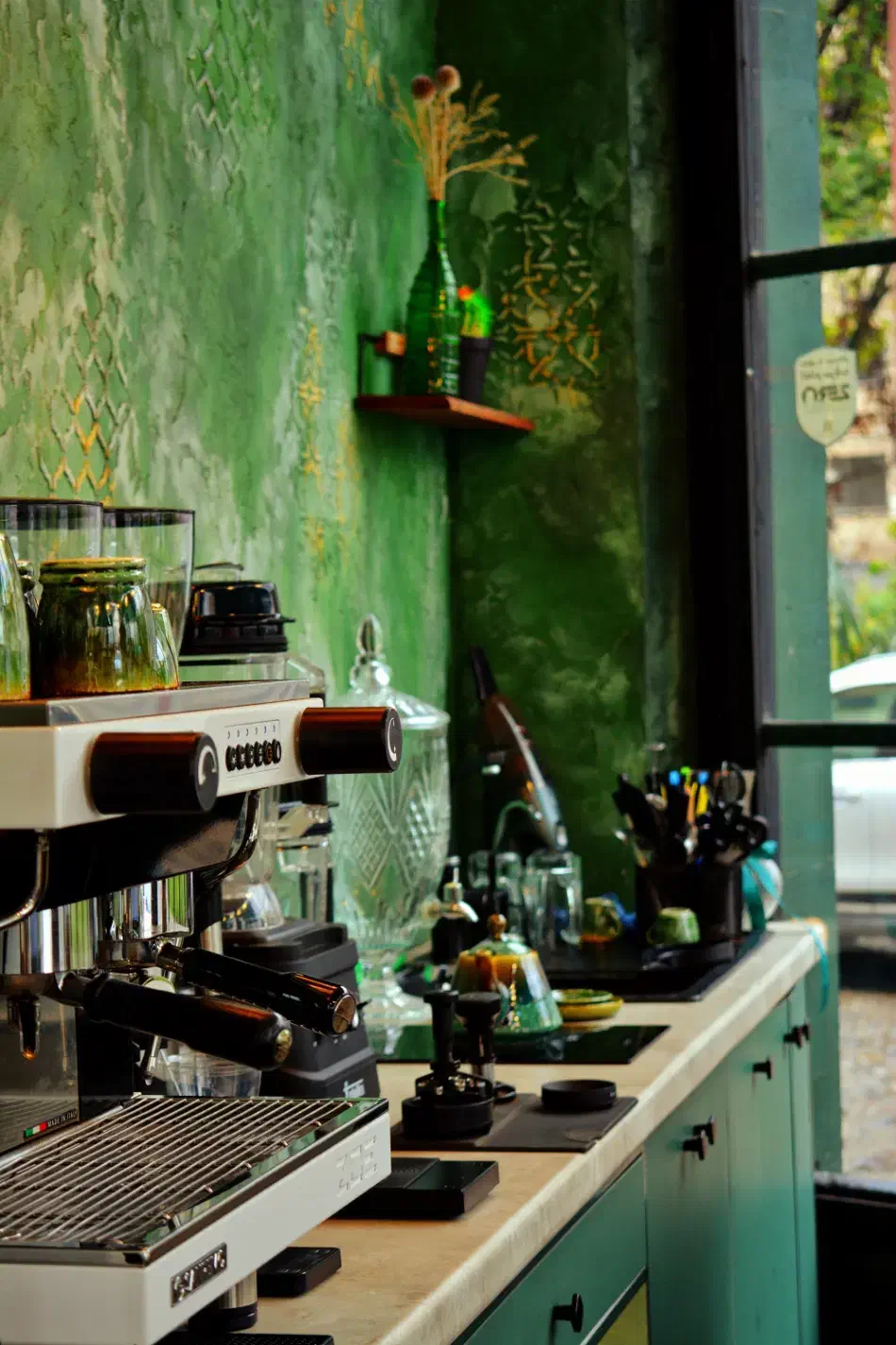 استخدام باریستا|استخدام خدمات فروشگاه و رستوران|رشت, دیلمان|دیوار