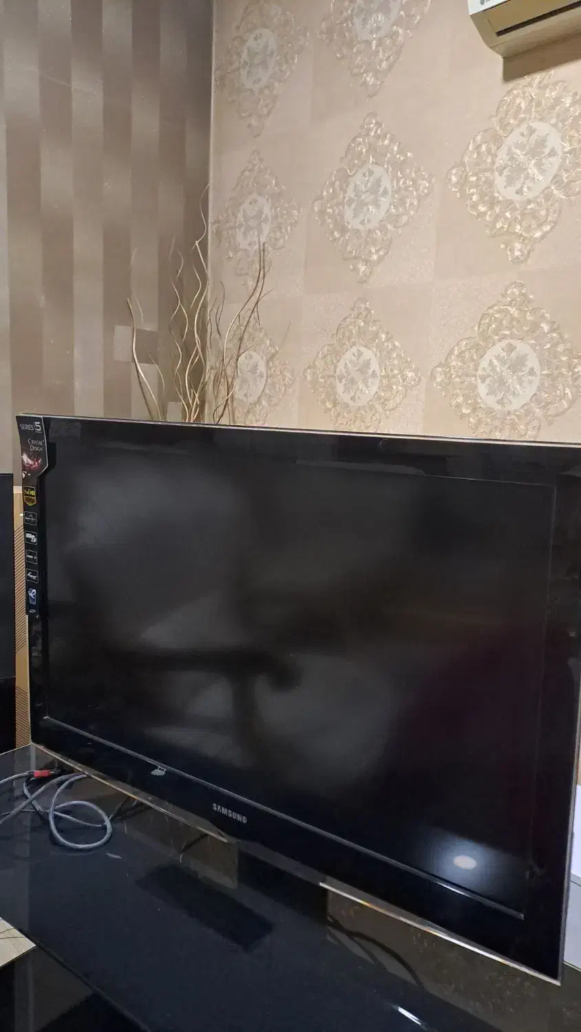 ال سی دی|تلویزیون و پروژکتور|ری, منصوریه منگل|دیوار