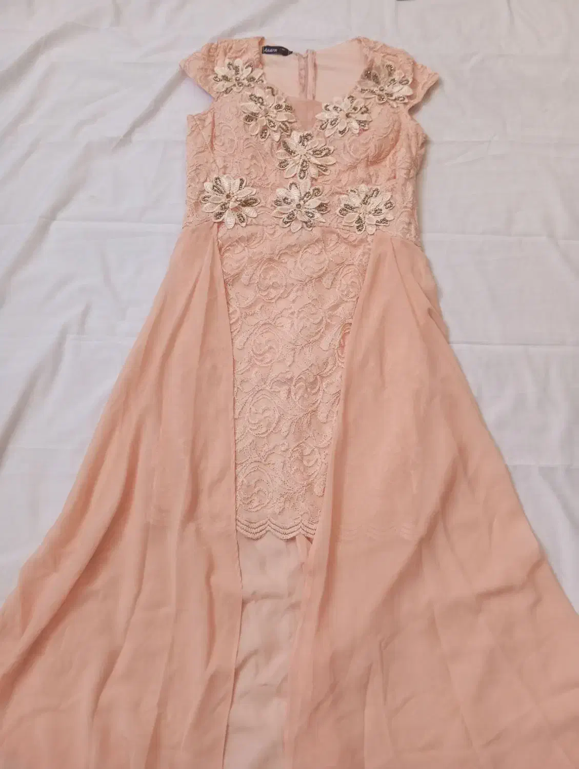 تعدادی لباس مجلسی|لباس|ساوه, |دیوار