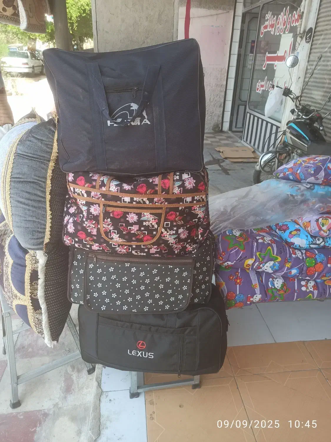 کیف مدرسه کوله پشتی کازرون خ توحید پتوفروشی جویبار|کیف، کفش، کمربند|کازرون, |دیوار