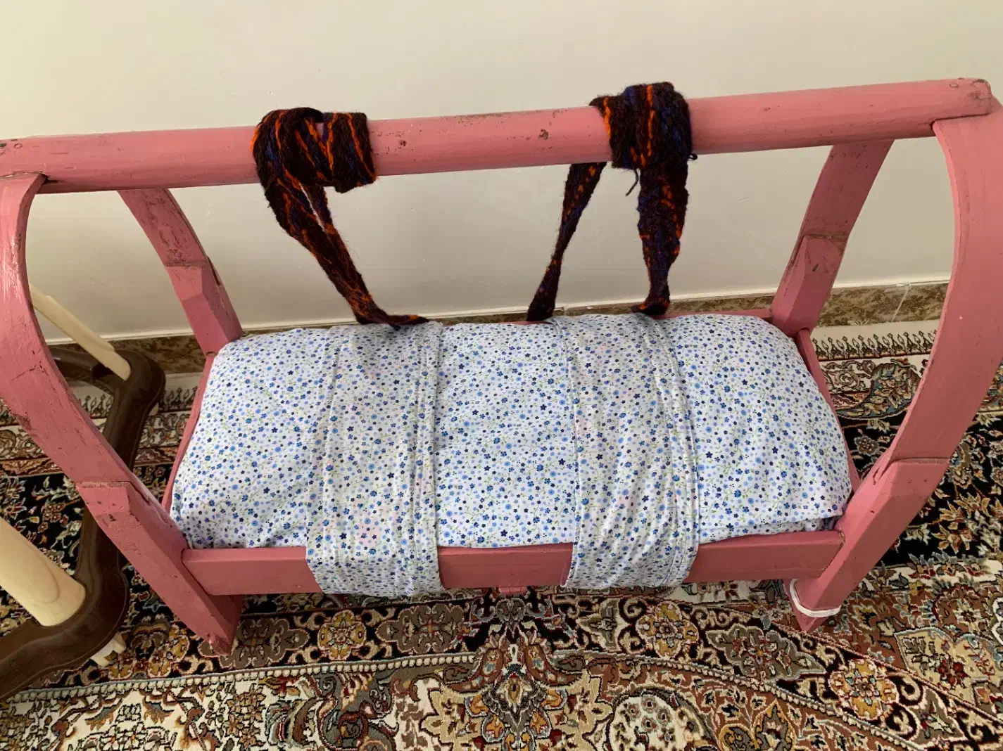 گهواره(لانکه)|تخت و صندلی بچه|مهاباد (آذربایجان غربی), |دیوار