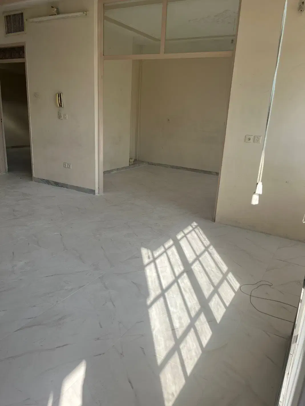 اجاره واحد اداری بر خیابان اصلی|اجارهٔ دفتر کار، اتاق اداری، مطب|اصفهان, آفاران|دیوار