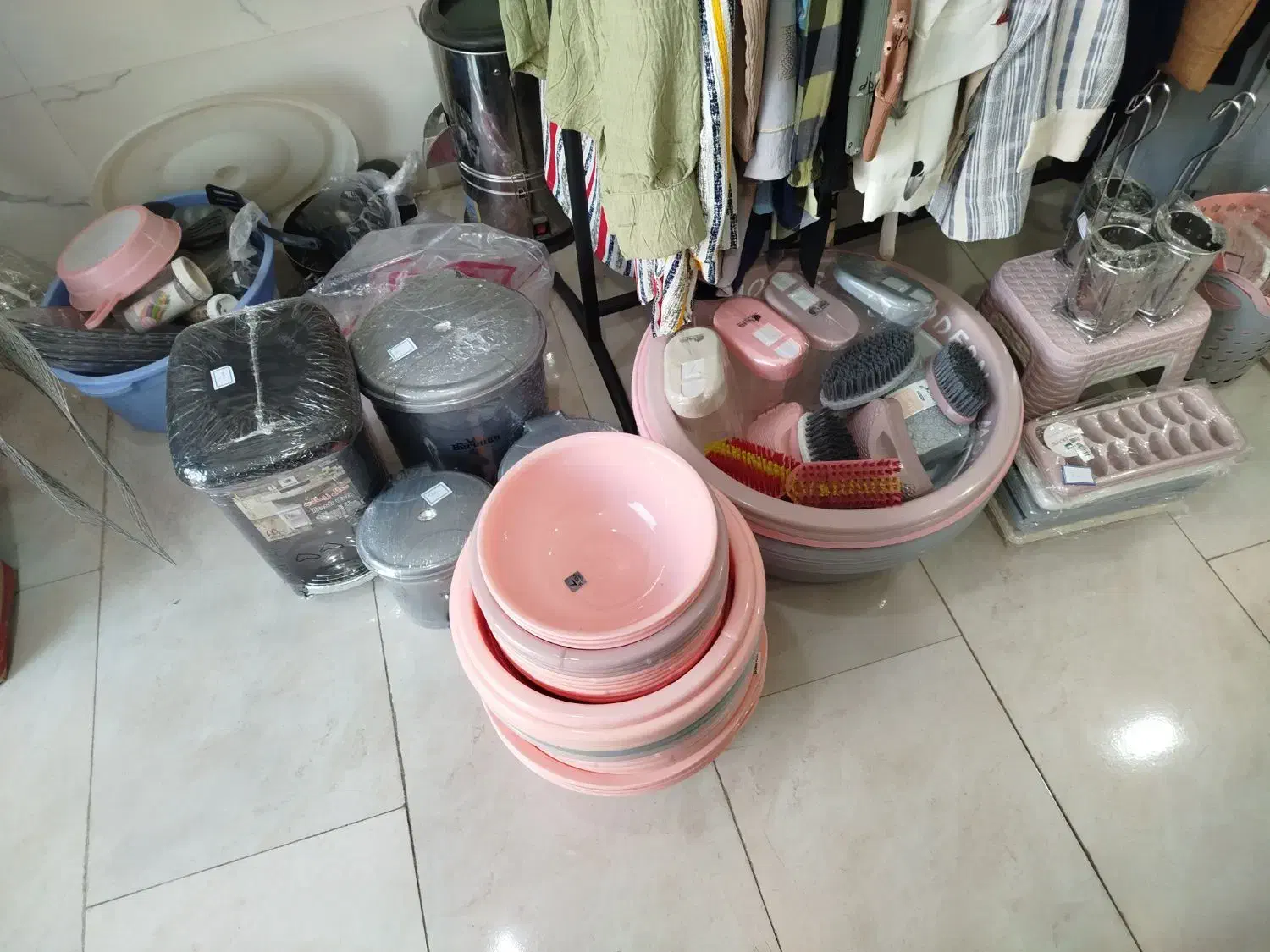 سلام فروش انواع ظروف پلاستیکی|ظروف نگهدارنده، پلاستیکی، یکبارمصرف|شوشتر, |دیوار