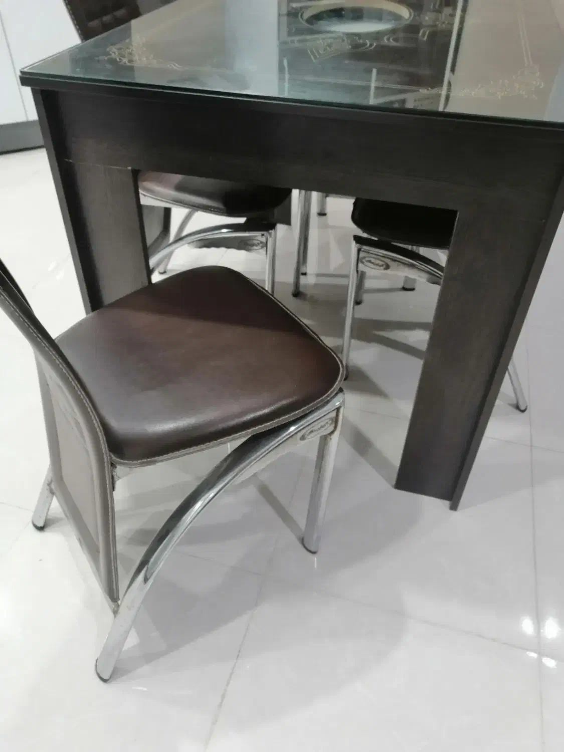 میز و صندلی نهارخوری|میز و صندلی غذاخوری|شوشتر, |دیوار