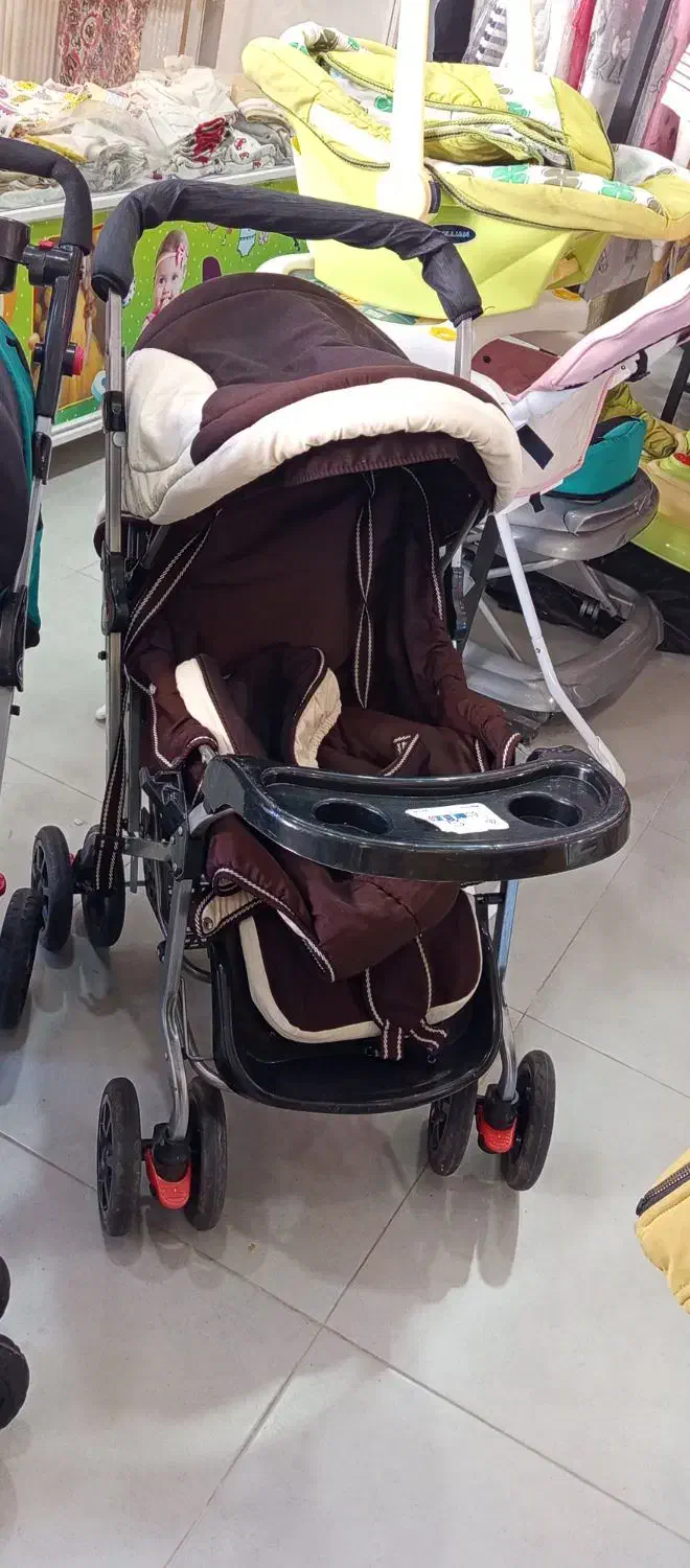 سه تا کالسکه|کالسکه و لوازم جانبی|سیلوانه, |دیوار