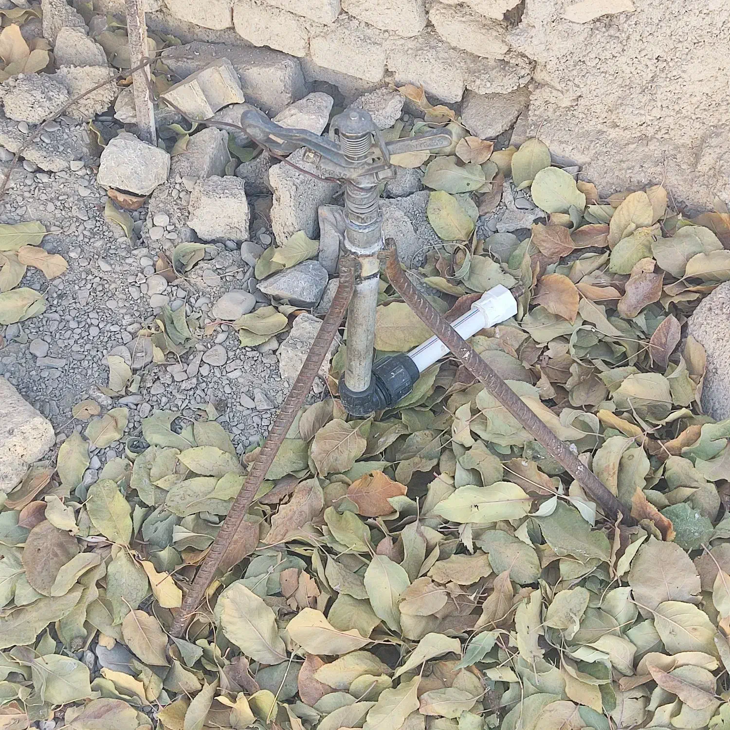 ابپاش باغچه ای|ابزارآلات|گندمان, |دیوار