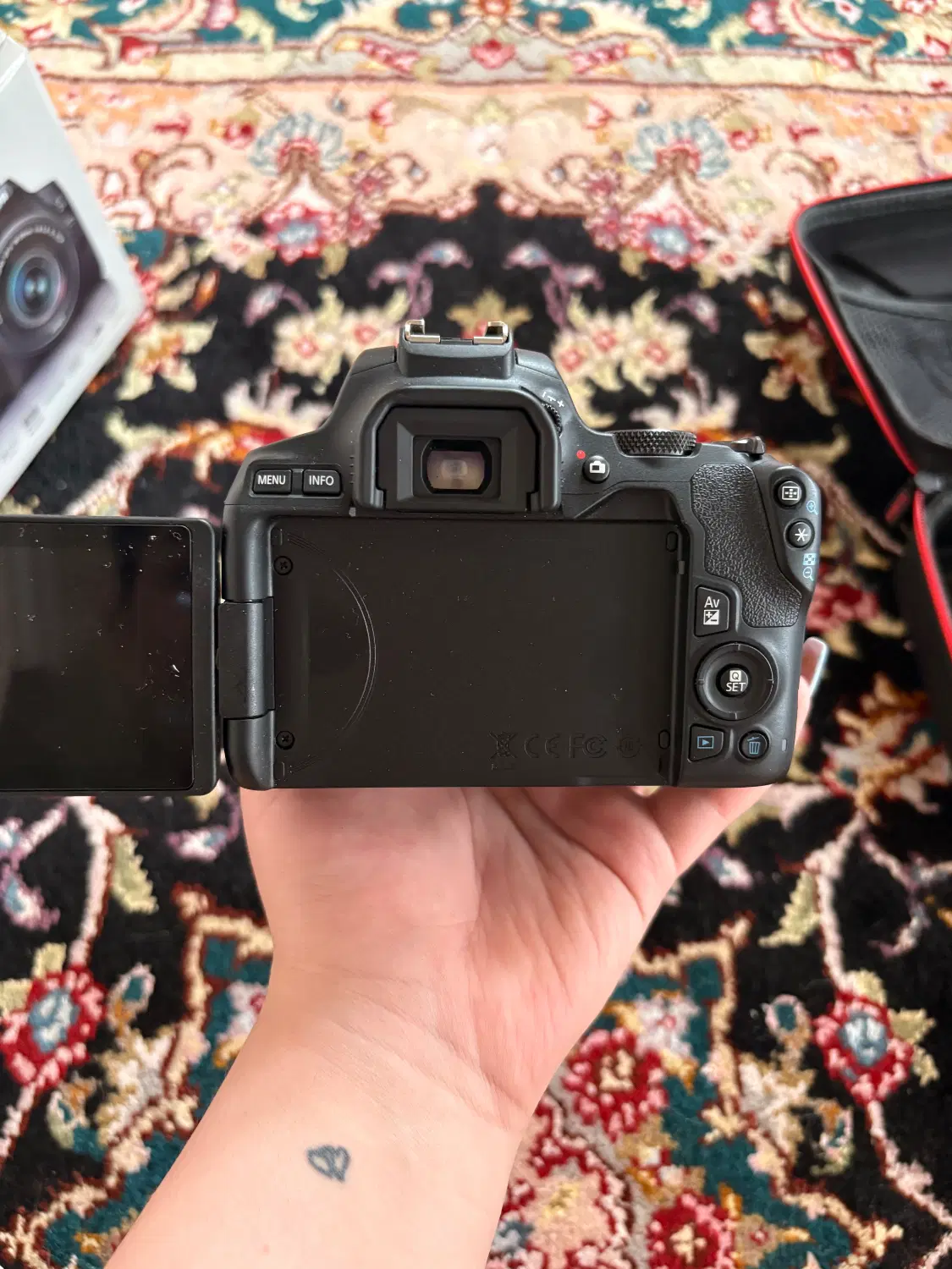 دوربین canon250D|دوربین عکاسی و فیلم‌برداری|تبریز, |دیوار