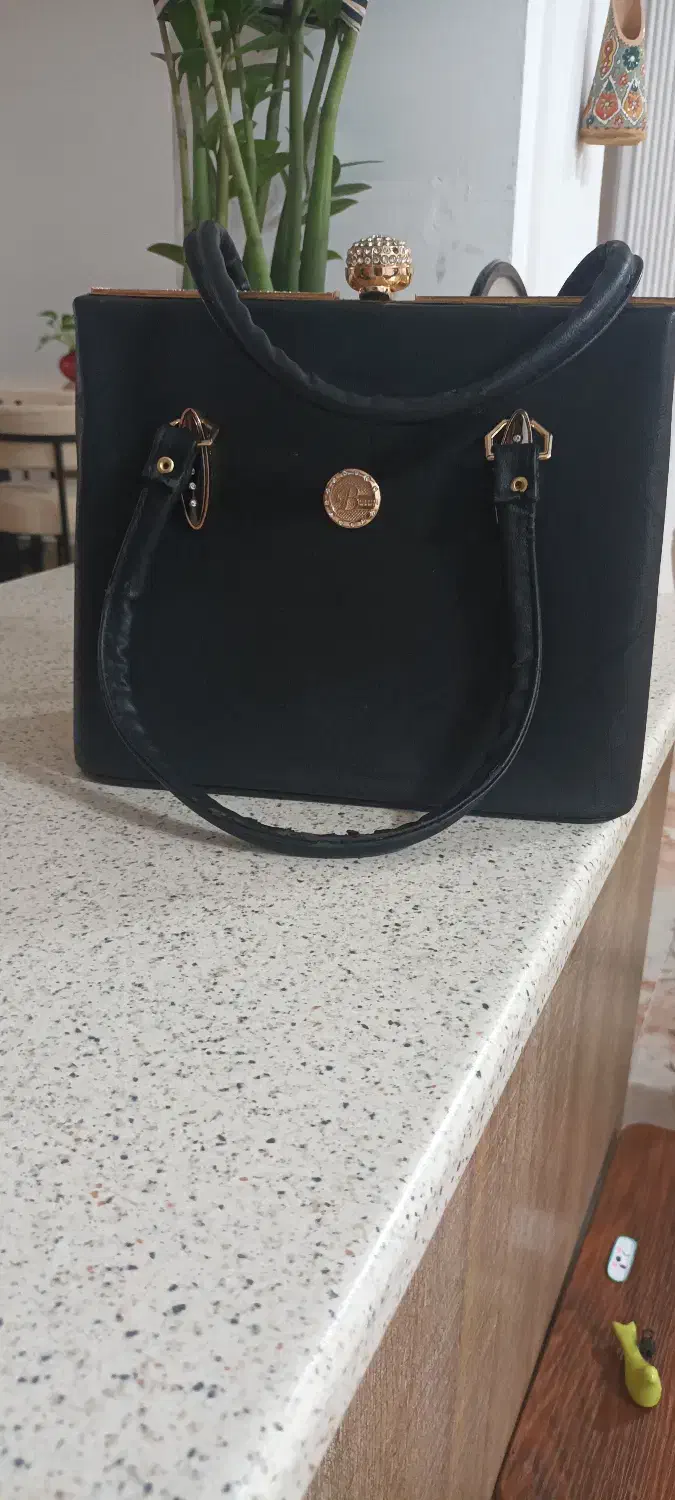 کیف مجلسی|کیف، کفش، کمربند|رشت, آزادگان|دیوار