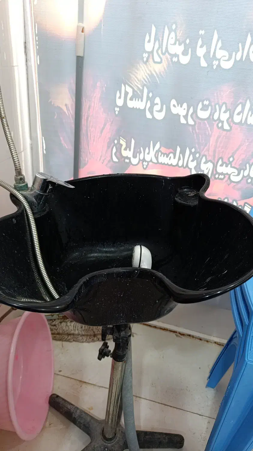 وسایل ودکوراسیون سالن|آرایشگاه و سالنهای زیبایی|باوی, |دیوار