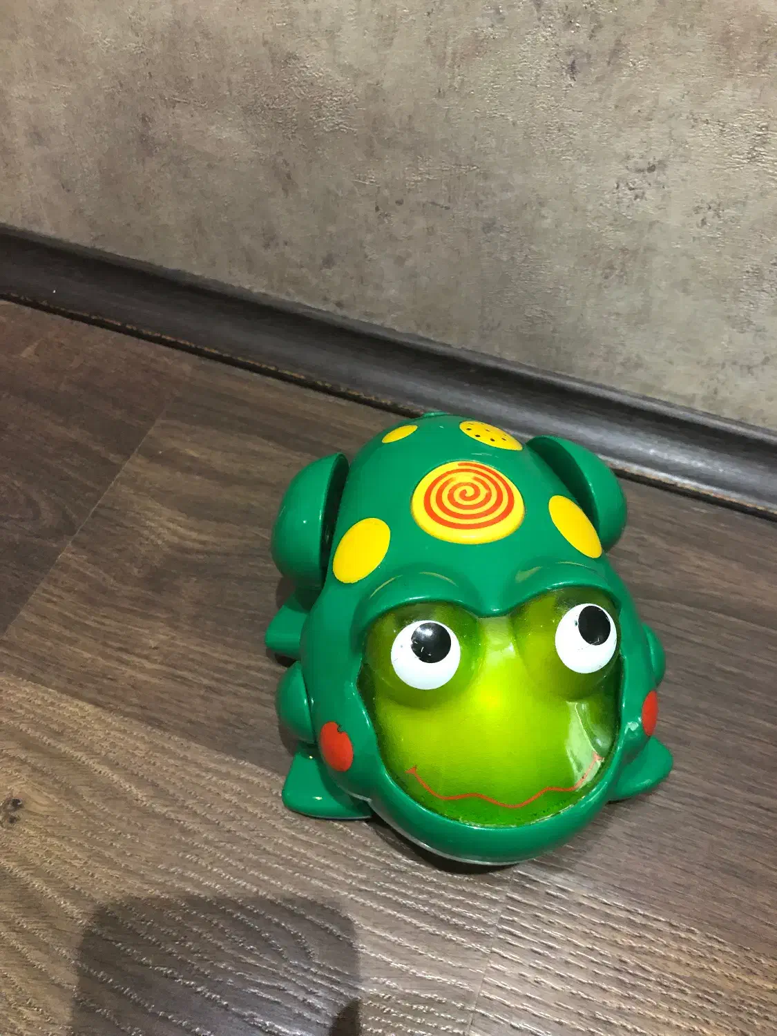 اسباب بازی|اسباببازی|رشت, گلسار|دیوار