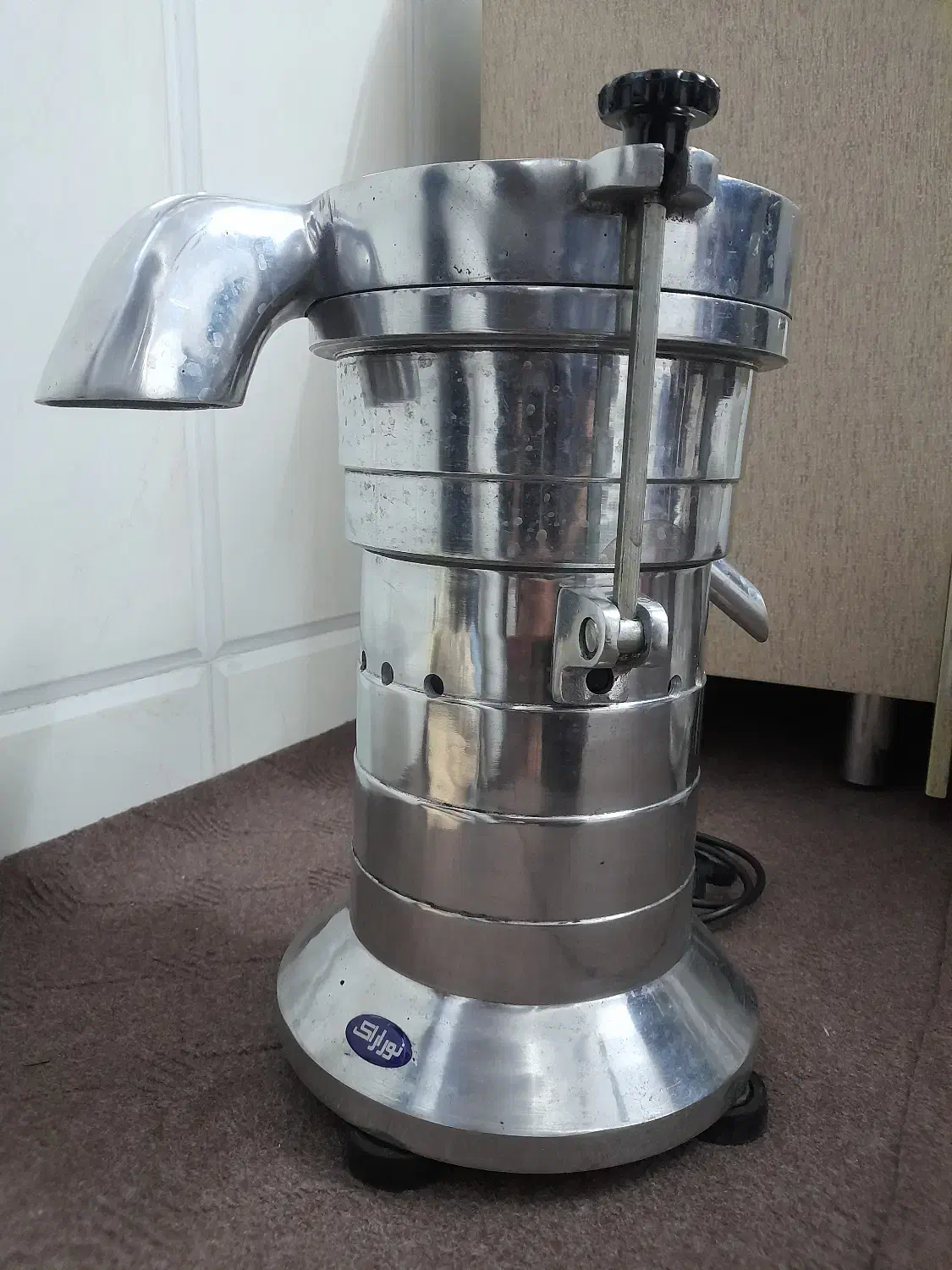 آبمیوه گیری صنعتی.آب هویج گیرقدرتمند|آبمیوه‌گیر و آب‌مرکبات‌گیر|قم, هفت تیر|دیوار