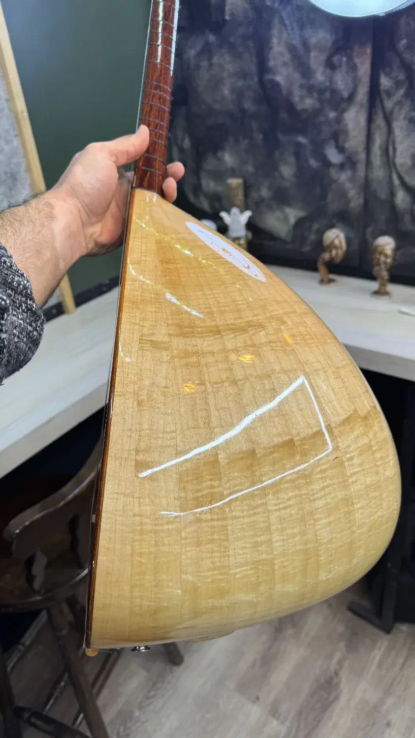 باغلاما اوکتای ییلماز(اورجینال ترکیە)|سازهای سنتی|سنندج, |دیوار