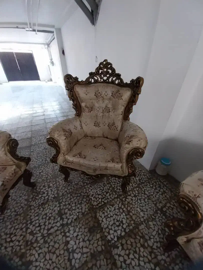 مبل سلطنتی ۷ نفره... و مبل چرم ۴ نفره|مبلمان خانگی و میز عسلی|محمودآباد, |دیوار