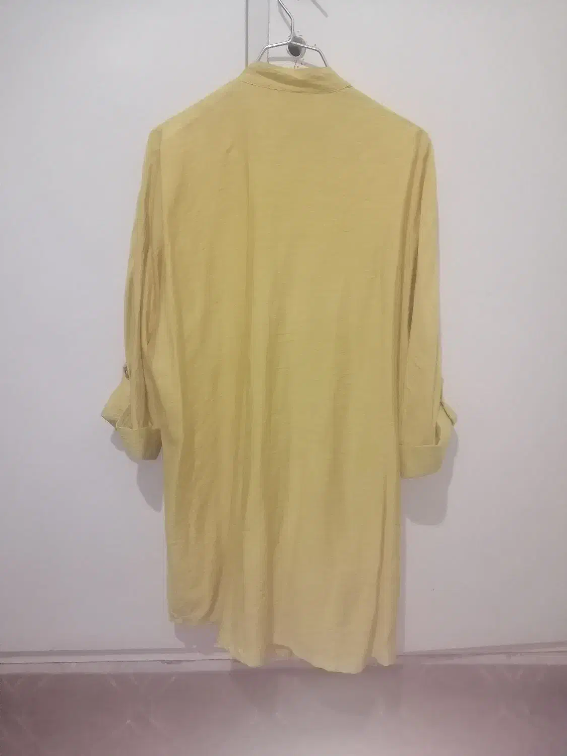 مانتو|لباس|رباط‌کریم, رباط‌کریم|دیوار