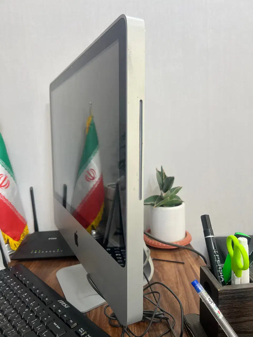 آل این وان|رایانه رومیزی|رودهن, |دیوار