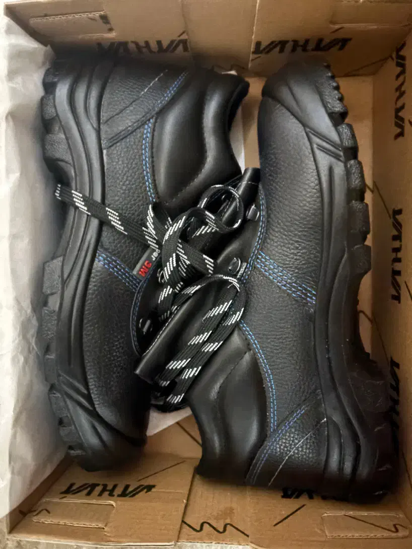 کفش ایمنی نو|کیف، کفش، کمربند|کوهسار (البرز), |دیوار