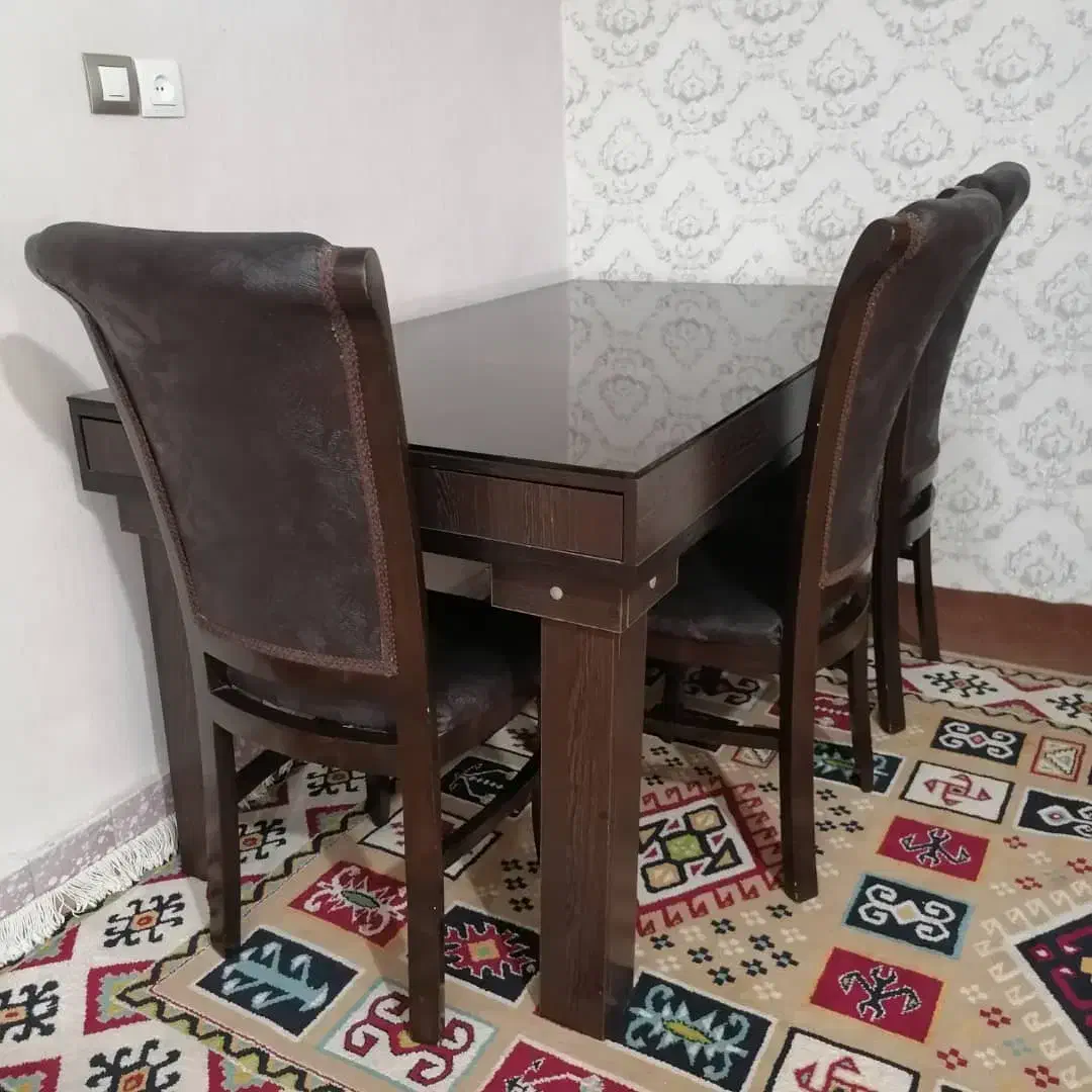 فروش فوری میز غذاخوری|میز و صندلی غذاخوری|دوگنبدان, |دیوار