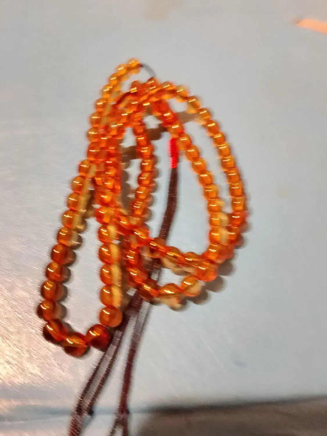 تسبیح سندلوس عسلی|کلکسیون اشیاء عتیقه|پاوه, |دیوار