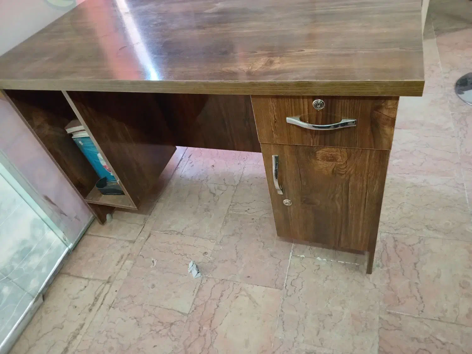 میز اداری دکور  اینه صندلی|مبلمان اداری|سبزوار, چهارراه فرودگاه|دیوار