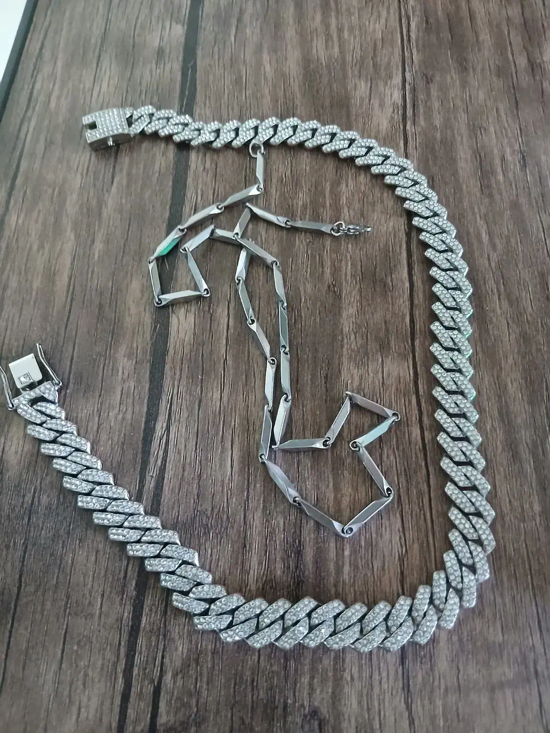 زنجیر|بدلیجات|رشت, سلیمانداراب|دیوار