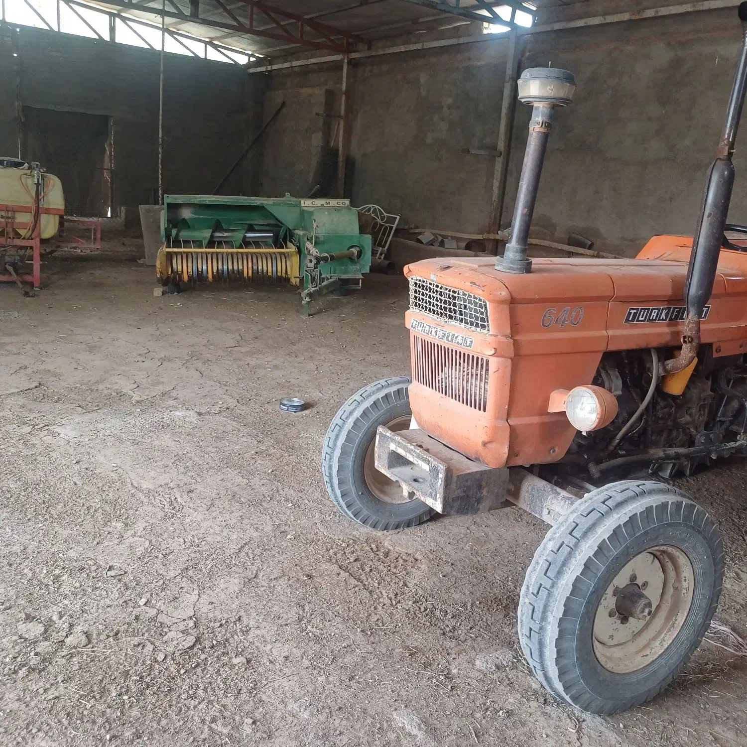 تراکتور فیات ۶۴۰ عتیقه و کم نظیر  بیل لودری|خودرو سنگین|چناران, |دیوار