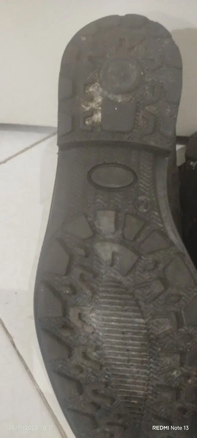 نیم بت مردانه چرم اصل سایز ۴۴‌. پوتین زنانه سایز۳۸|کیف، کفش، کمربند|رشت, استادسرا|دیوار