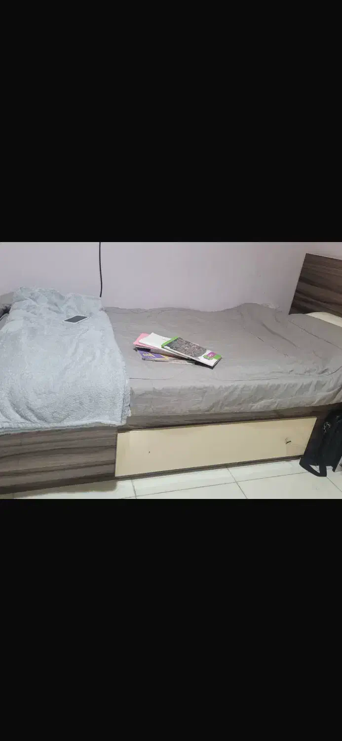 تخت و کمد و در اور|تخت و سرویس خواب|کرج, حصارک بالا|دیوار