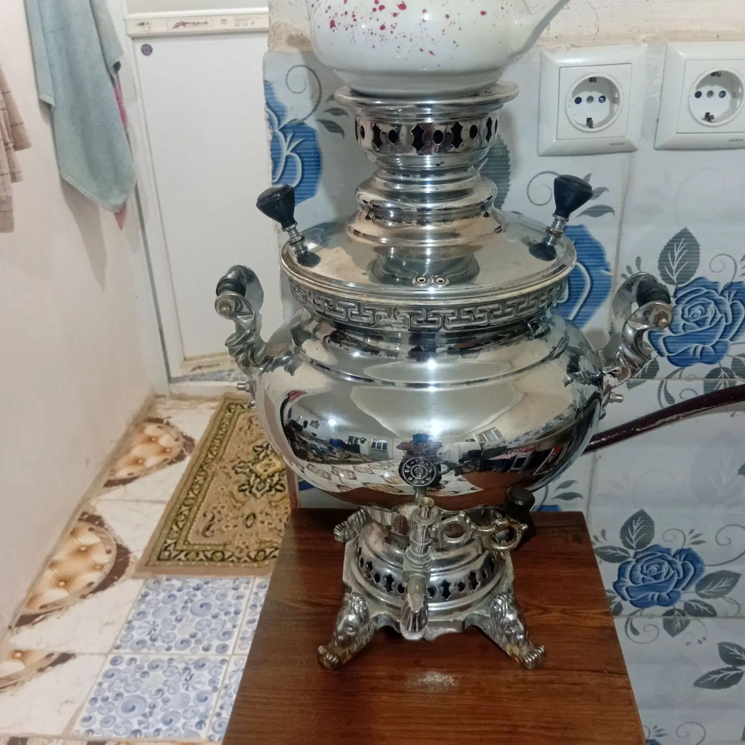 سماور|سماور، چایساز، قهوهساز|لیسار, |دیوار