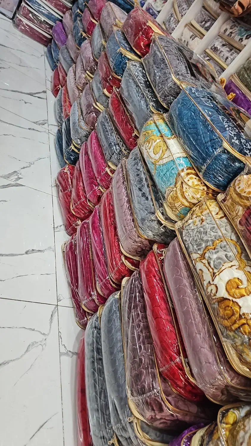 پتوها|رختخواب، بالش، پتو|برازجان, |دیوار