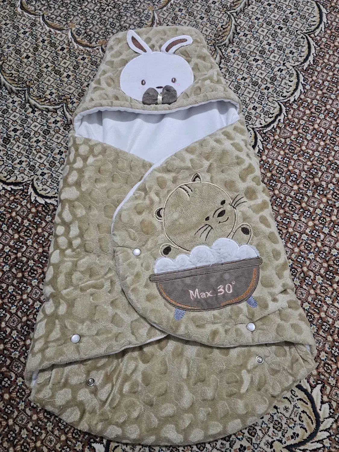 پتو نوزادی|رختخواب، بالش، پتو|هشتگرد, مدرس|دیوار