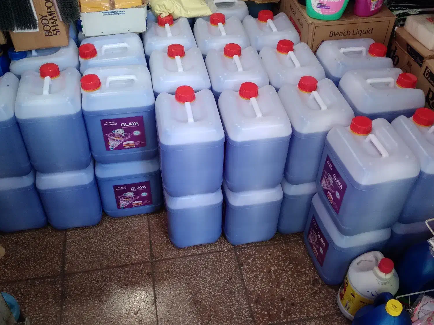 فروش فوری مایع ظرفشویی ۲ لیتری راپیدو|مواد شوینده و دستمال کاغذی|مشهد, پنجتن|دیوار