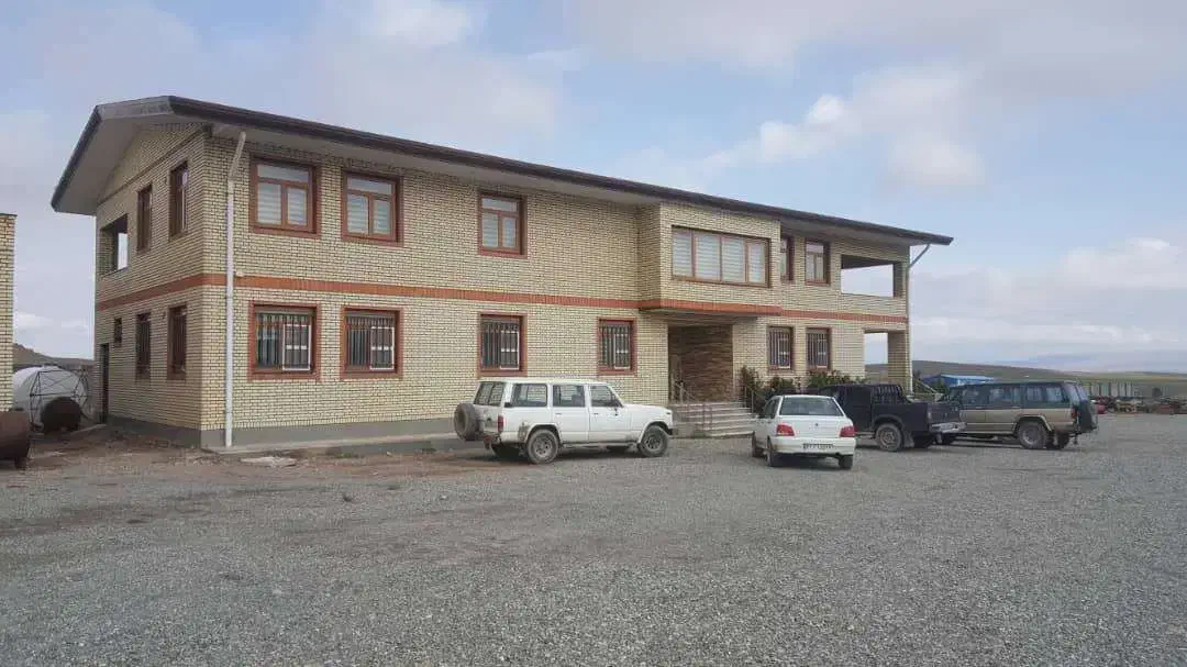 ساختمان تجاری با زمین ۲۵۰۰۰متری درمنطقه آزاد ارس|فروش زمین و ملک کلنگی|ارس, |دیوار